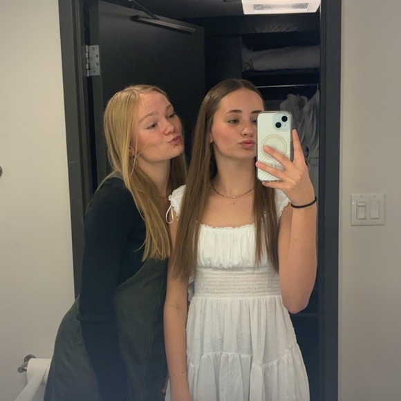 Meet your Posher, Kaci - Picture 1 of 1